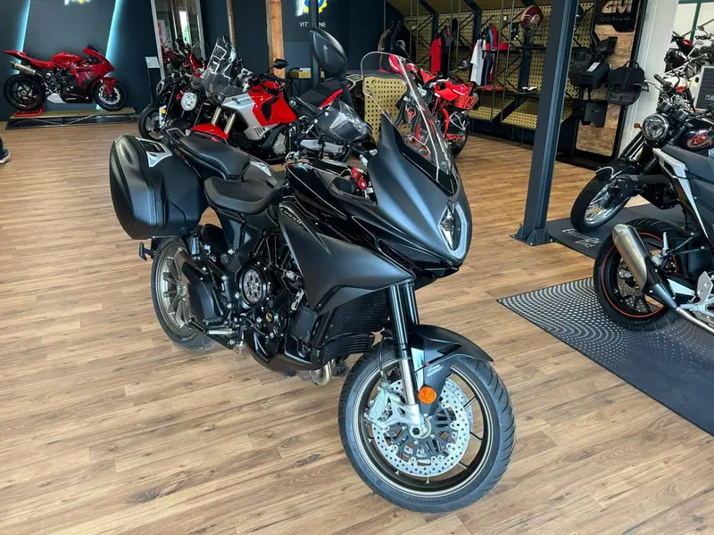 MV Agusta Turismo Veloce 800 Lusso SCS (2021 - 26) (3)