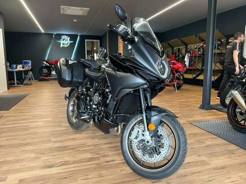 MV Agusta Turismo Veloce 800 Lusso SCS (2021 - 26) (4)