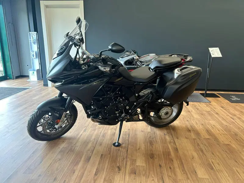 MV Agusta Turismo Veloce 800 Lusso SCS (2021 - 26) (7)