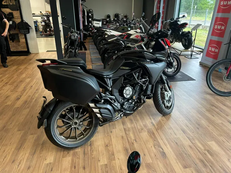 MV Agusta Turismo Veloce 800 Lusso SCS (2021 - 26) (10)