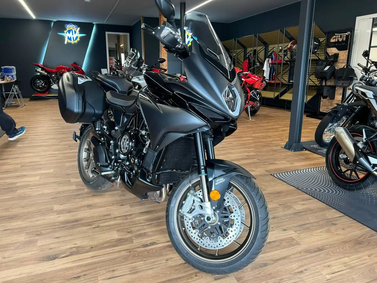 MV Agusta Turismo Veloce 800 Lusso SCS (2021 - 26) (14)
