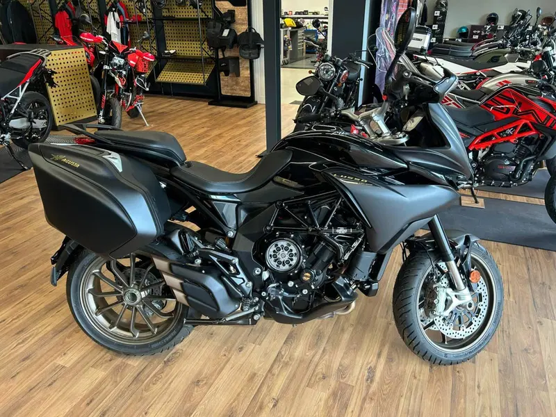 MV Agusta Turismo Veloce 800 Lusso SCS (2021 - 26) (15)