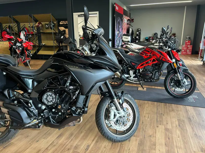 MV Agusta Turismo Veloce 800 Lusso SCS (2021 - 26) (18)