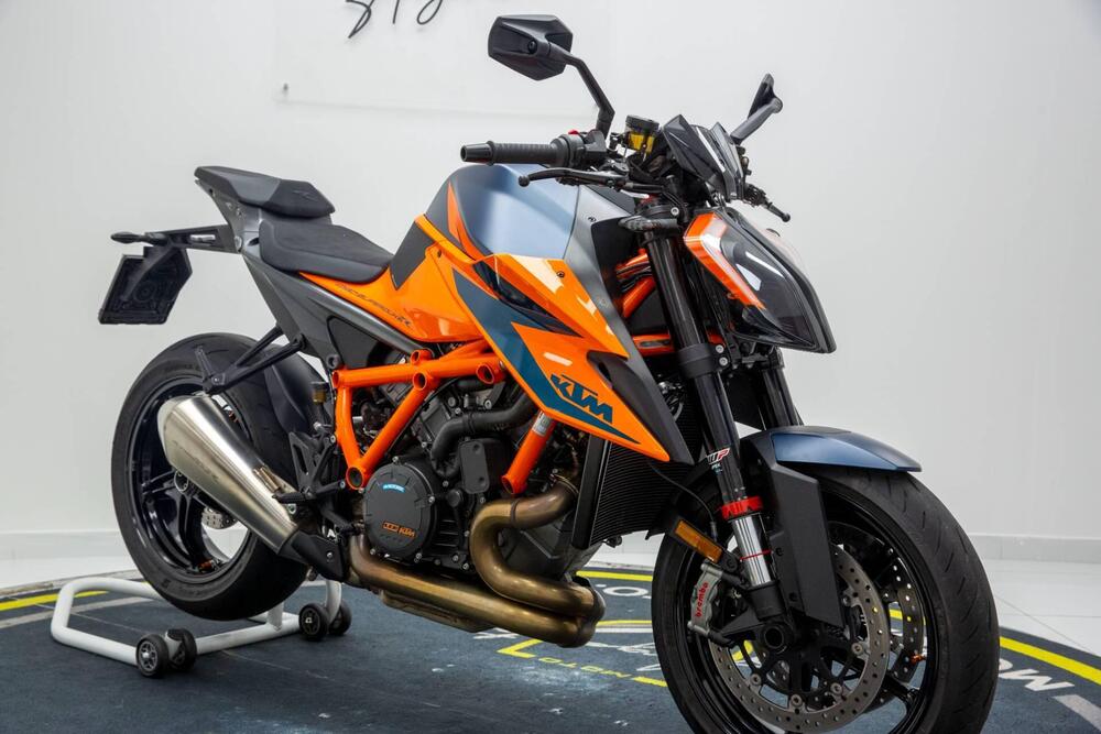 KTM 1290 Super Duke R (2022 - 23) (2)