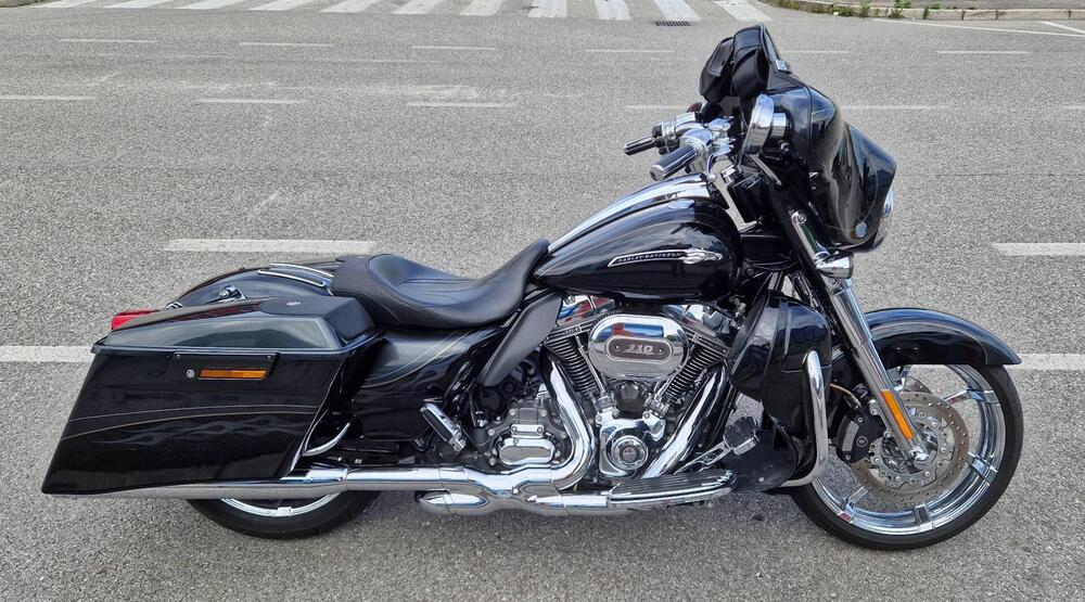 Harley-Davidson 1800 Street Glide (2012 - 13) - FLSTSE (5)