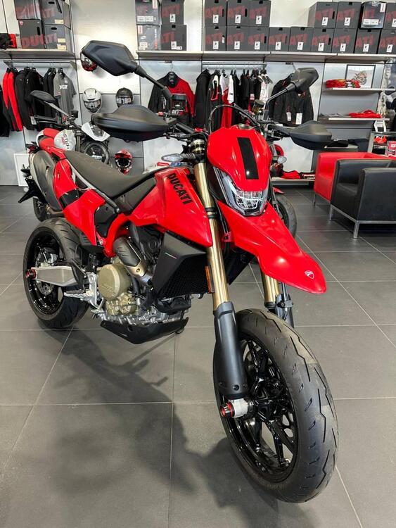 Ducati Hypermotard 698 Mono (2024) (2)