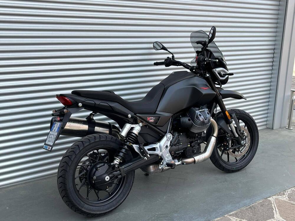 Moto Guzzi V85 Strada (2024) (3)