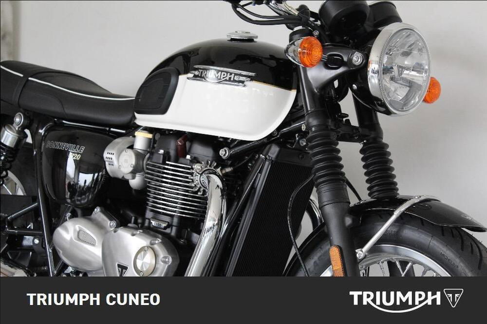 Triumph Bonneville T120 (2021 - 24) (2)