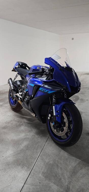 Yamaha YZF R1 (2020 - 24) (2)