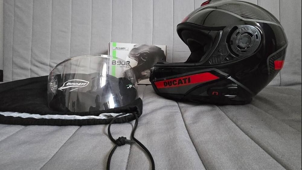 Casco Ducati Xlite 1005 Ultra Carbon (2)