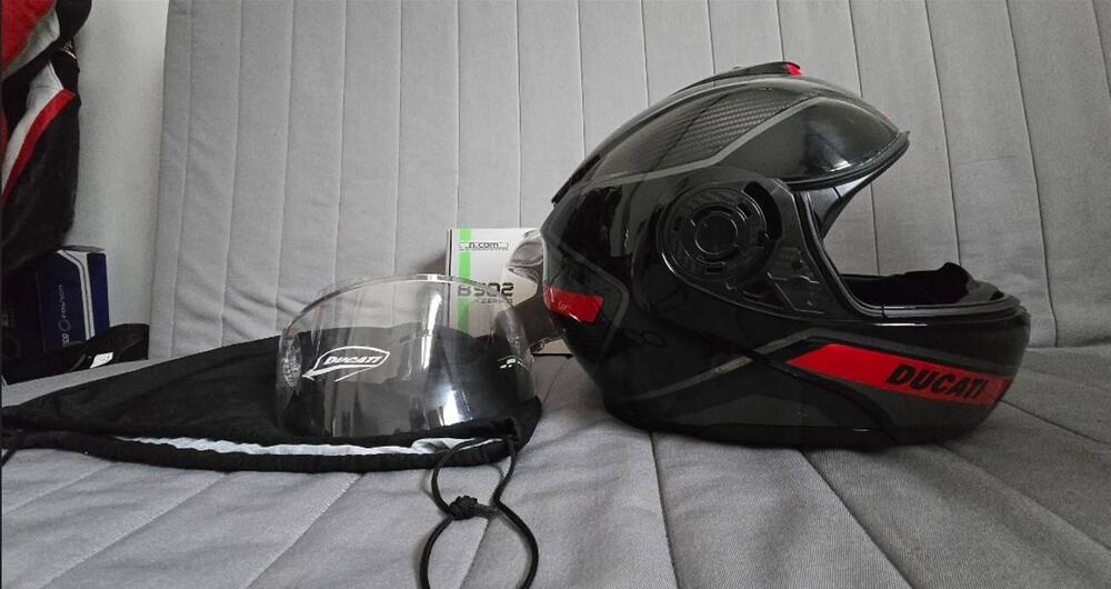 Casco Ducati Xlite 1005 Ultra Carbon (4)