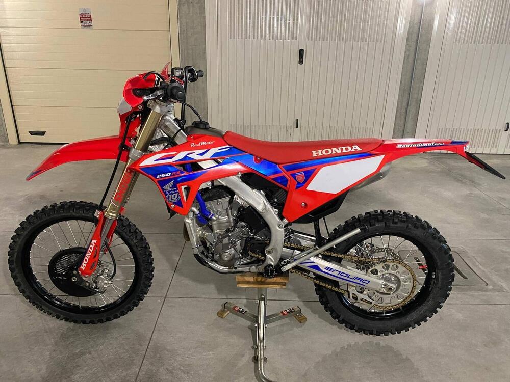 Honda CRF 250 R (2024) (2)