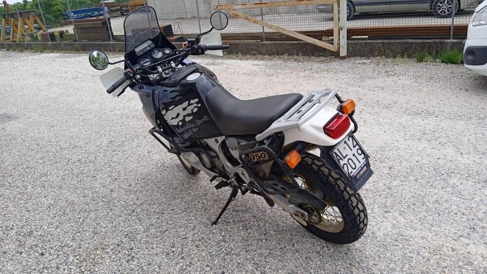 Honda Africa Twin XRV 750 (1993 - 95) (4)