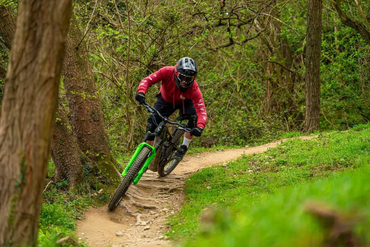 Come si fa a fare l'upgrade di una sospensione da eMTB? Vi mostriamo quella di DVO (20)