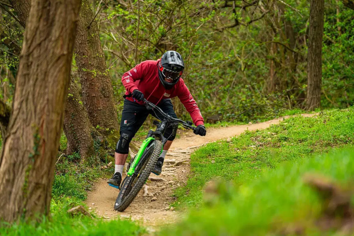 Come si fa a fare l'upgrade di una sospensione da eMTB? Vi mostriamo quella di DVO (23)