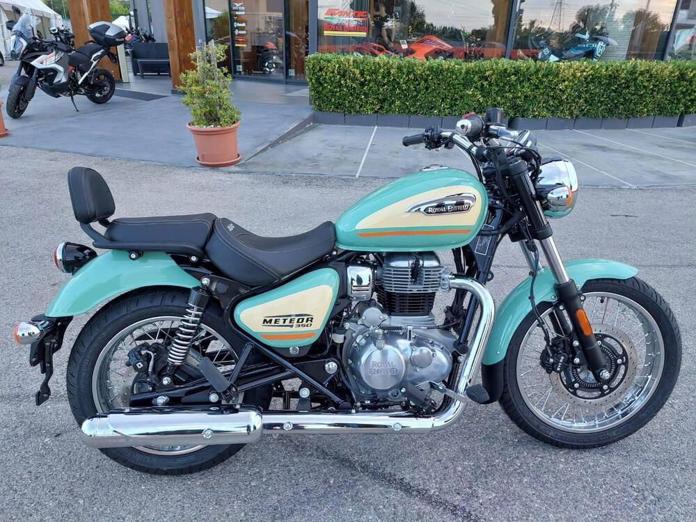 Royal Enfield Meteor 350 Aurora (2024) (2)