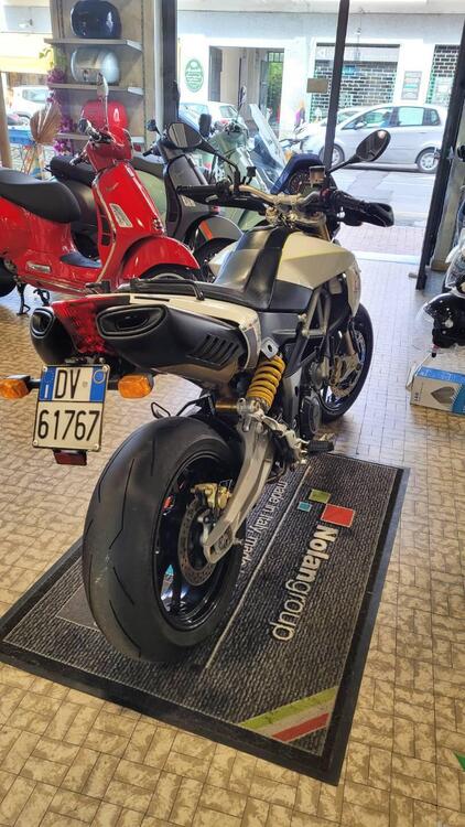 Aprilia Dorsoduro 1200 (2010 - 11) (4)