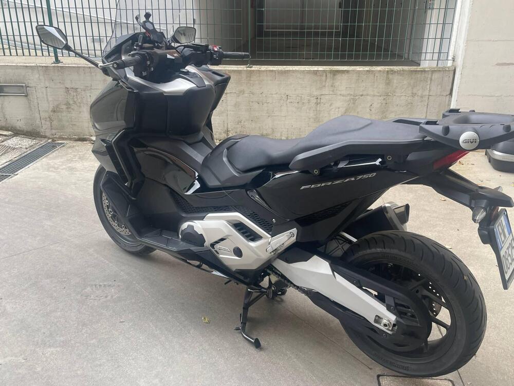 Honda Forza 750 DCT (2021 - 24) (4)