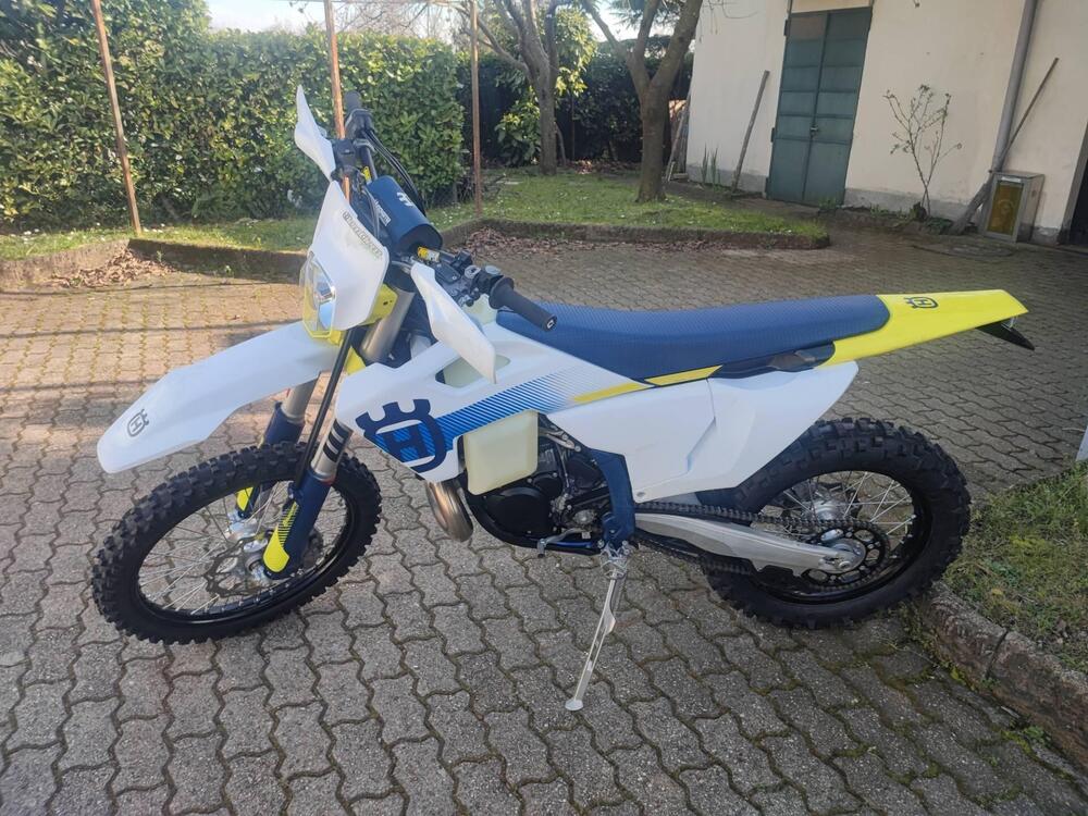 Husqvarna TE 300 (2024) (2)