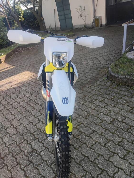 Husqvarna TE 300 (2024) (3)