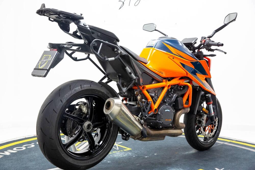 KTM 1290 Super Duke R (2020) (4)