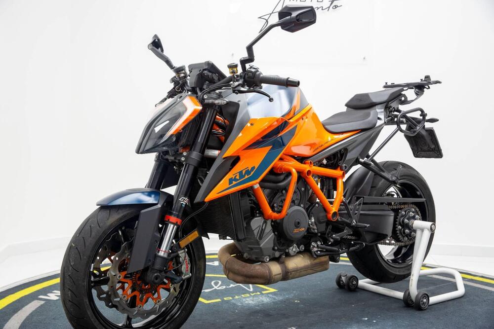 KTM 1290 Super Duke R (2020) (3)