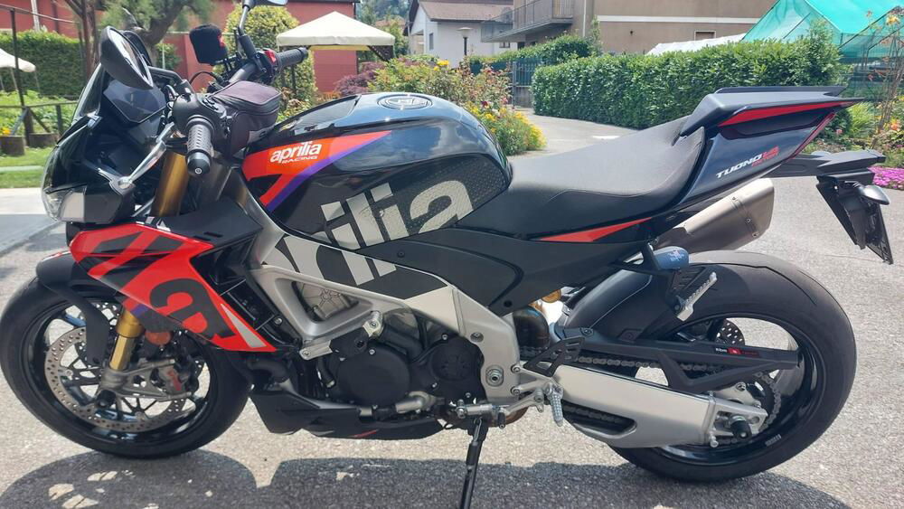 Aprilia Tuono 1100 V4 Factory (2021 - 24) (2)