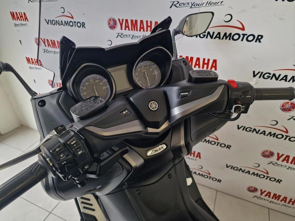 Yamaha T-Max 560 Tech Max (2020) (2)