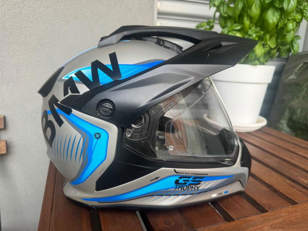 Casco bmw Airoh (3)