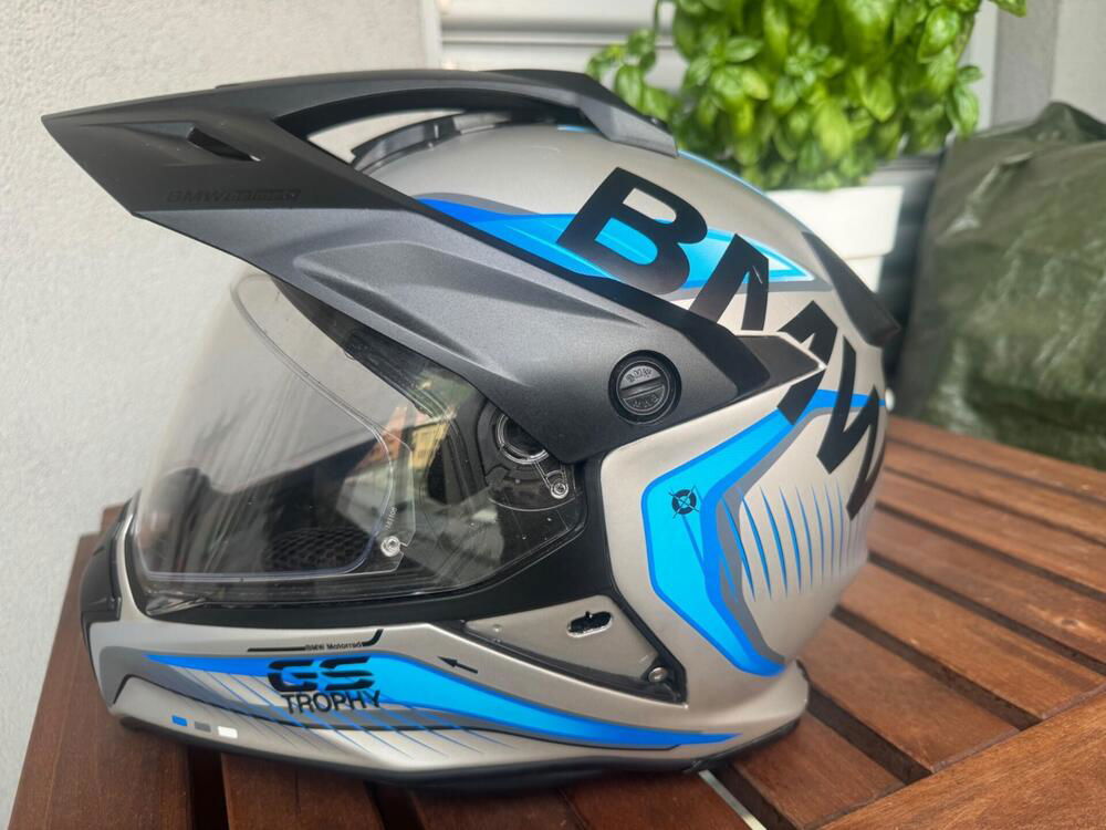 Casco bmw Airoh (4)