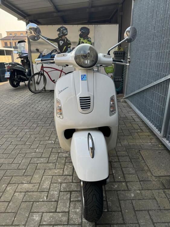 Vespa GTS 300 Super (2008 - 16) (3)