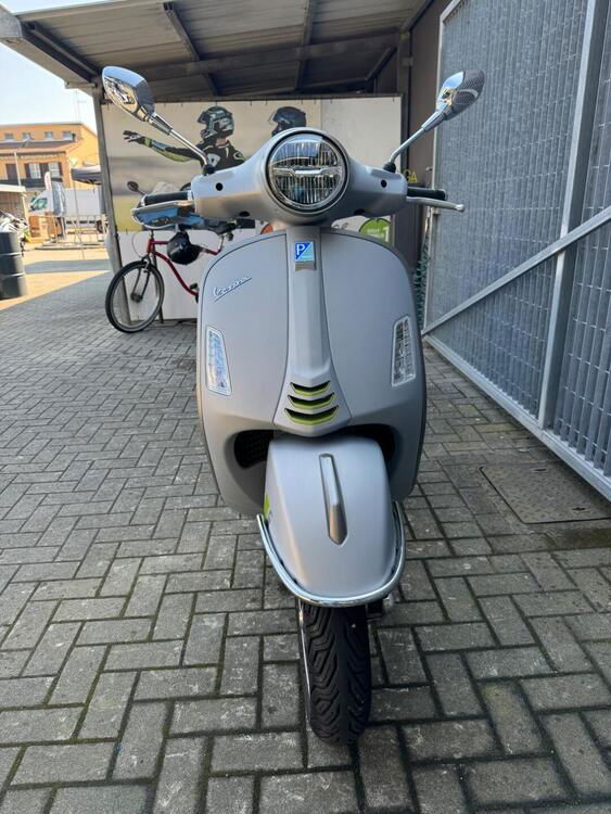 Vespa GTS 300 Super Tech (2023 - 24) (3)