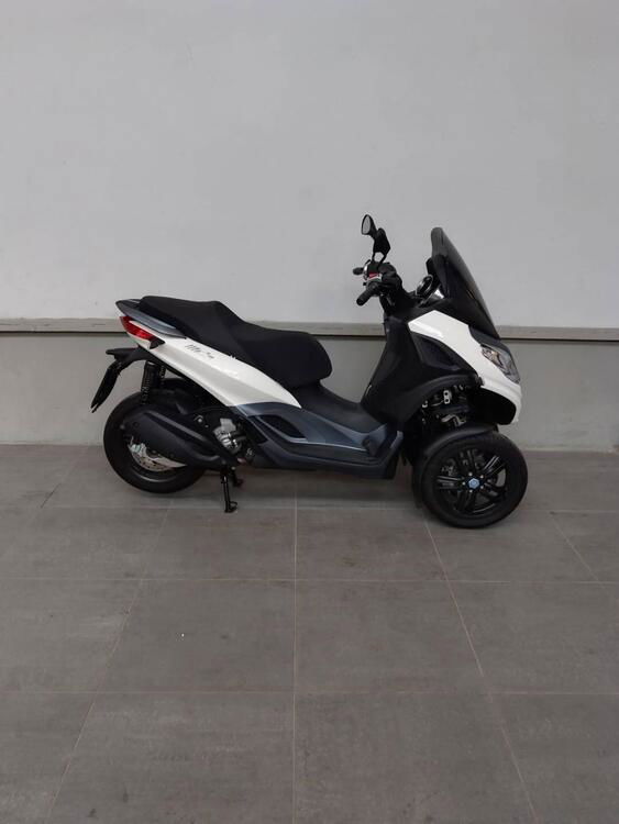 Piaggio MP3 300 ABS Hpe (2021 - 24) (3)