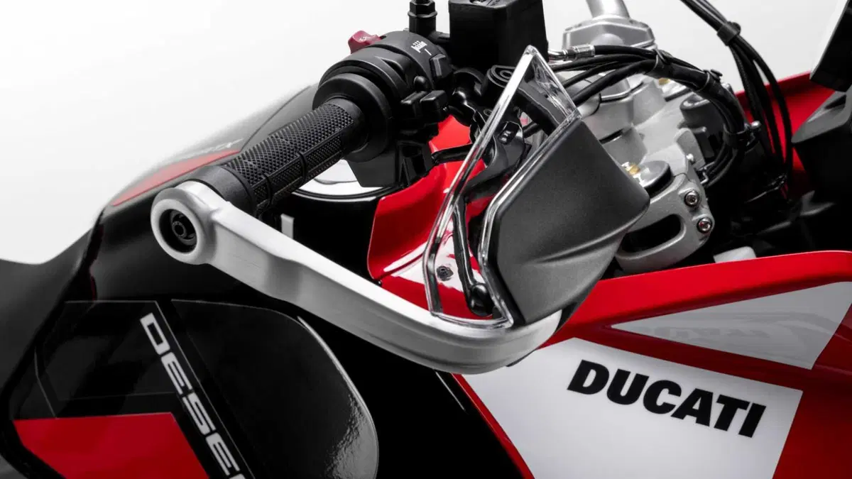 Ducati DesertX DesertX Discovery (2025) (15)