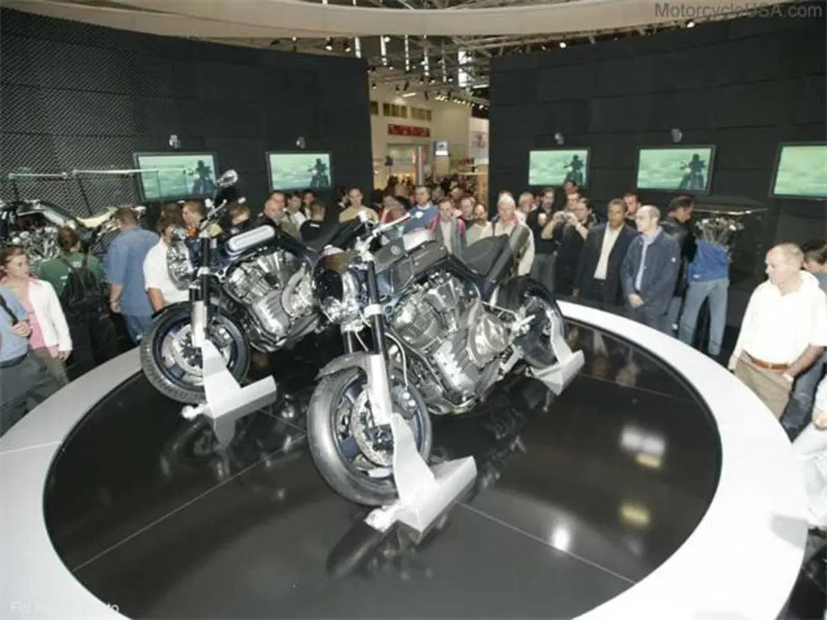 Intermot 2004: belle moto lassù a Monaco  (111)