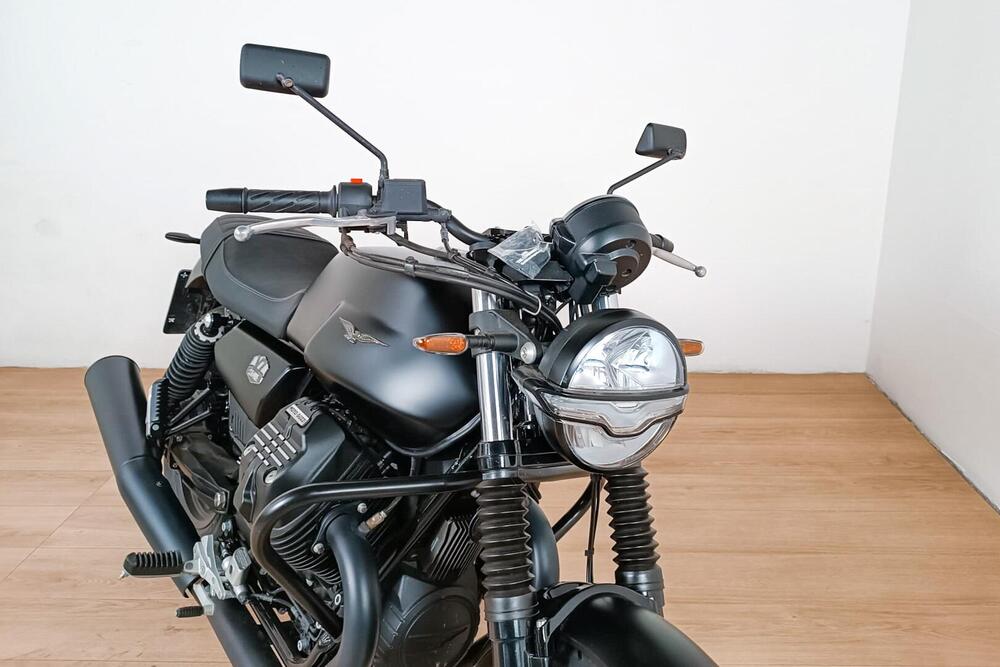 Moto Guzzi V7 850 Stone Special Abs (2021) (5)