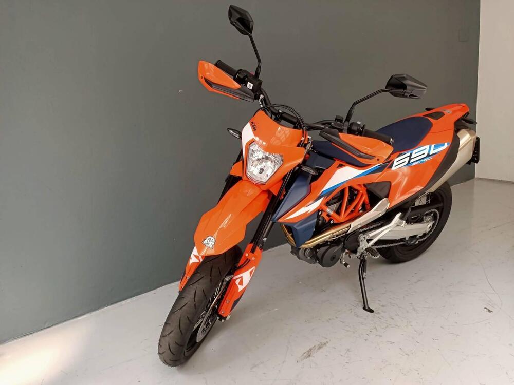 KTM 690 SMC R (2023 - 24) (3)