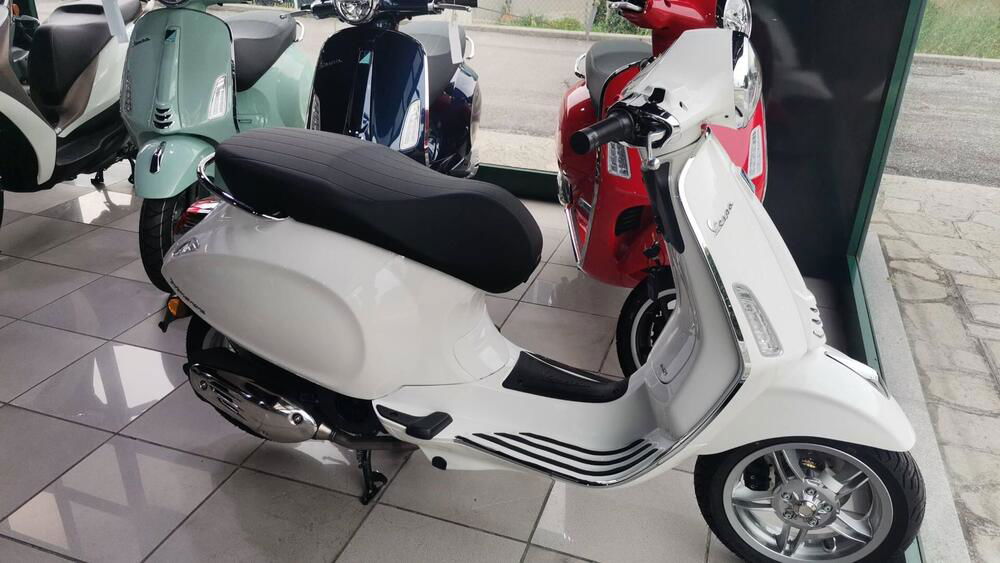 Vespa Primavera 125 (2024) (2)