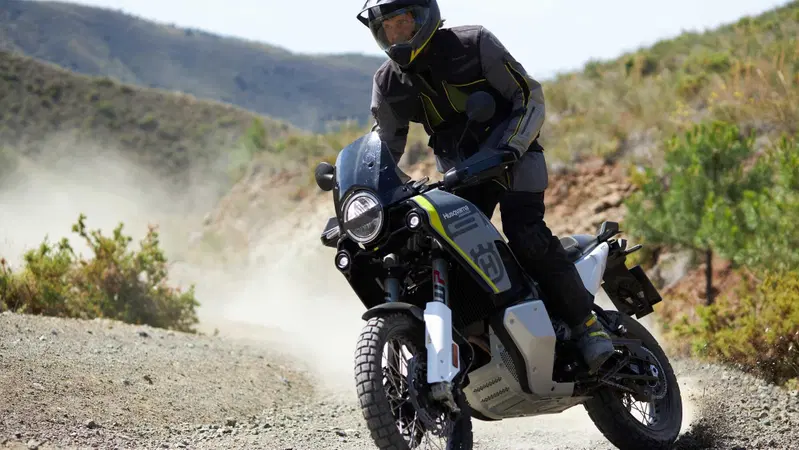 WP Suspension presenta i nuovi "PRO COMPONENTS" per la Husqvarna Norden 901