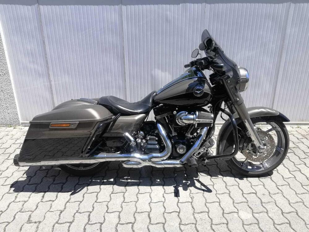 Harley-Davidson 1800 Road King (2012 - 13) - FLHRSE (2)