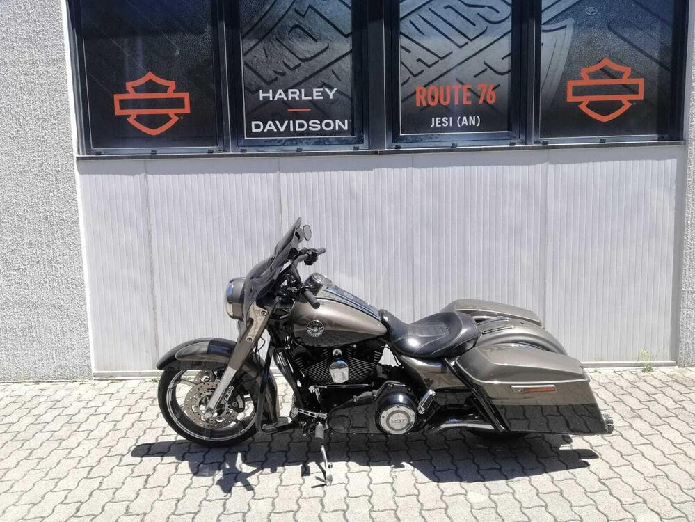 Harley-Davidson 1800 Road King (2012 - 13) - FLHRSE (3)