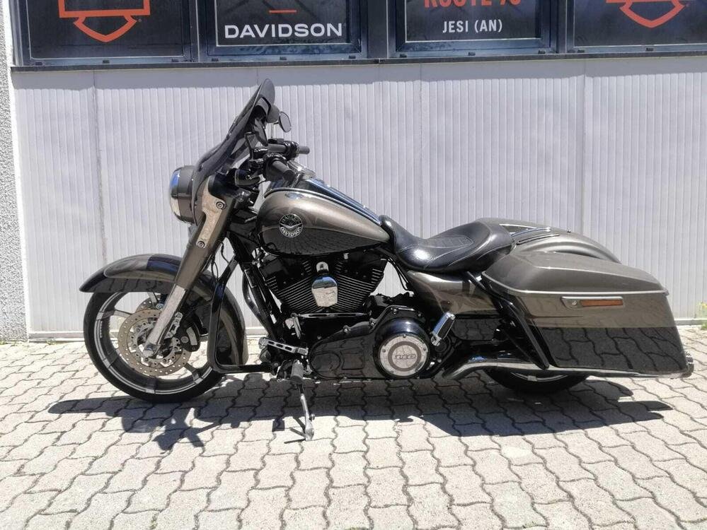 Harley-Davidson 1800 Road King (2012 - 13) - FLHRSE (4)