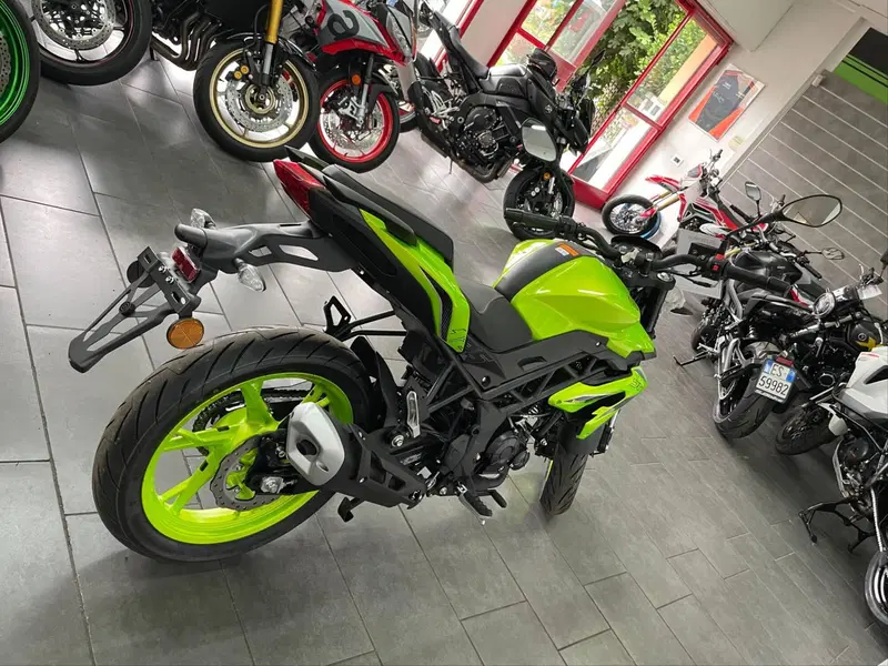 Benelli BN 125 (2021 - 25) (5)