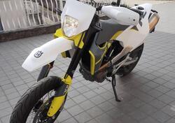 Husqvarna 701 Supermoto (2021) usata