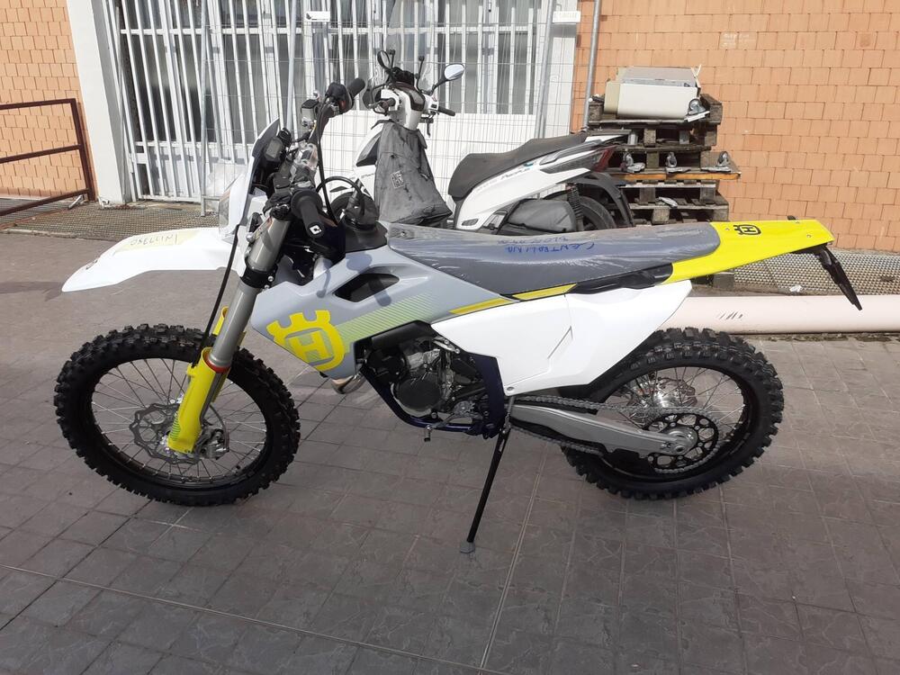 Husqvarna TC 125 (2024) (2)