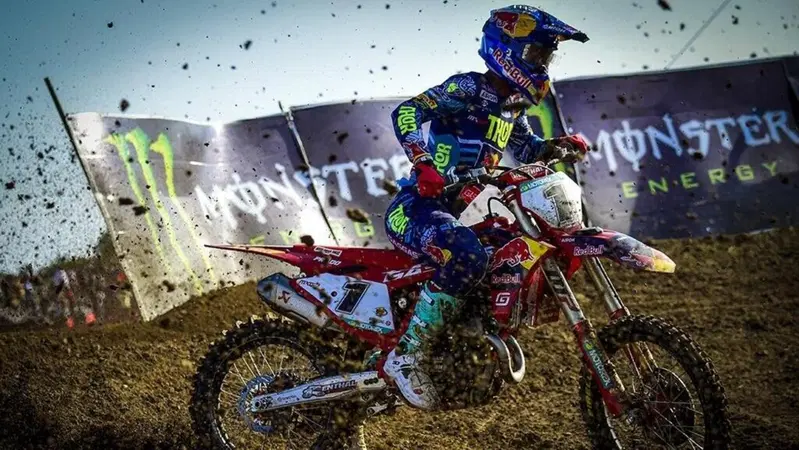 MXGP #11. GP Indonesia. Prado su Herlings e doppio De Wolf [GALLERY]