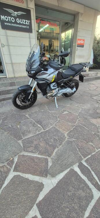 Moto Guzzi Stelvio (2024) (4)