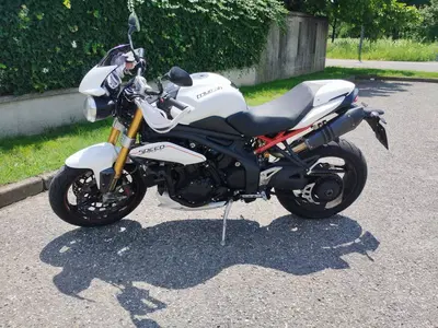 Triumph Speed Triple 1050 R (2011 - 13) usata