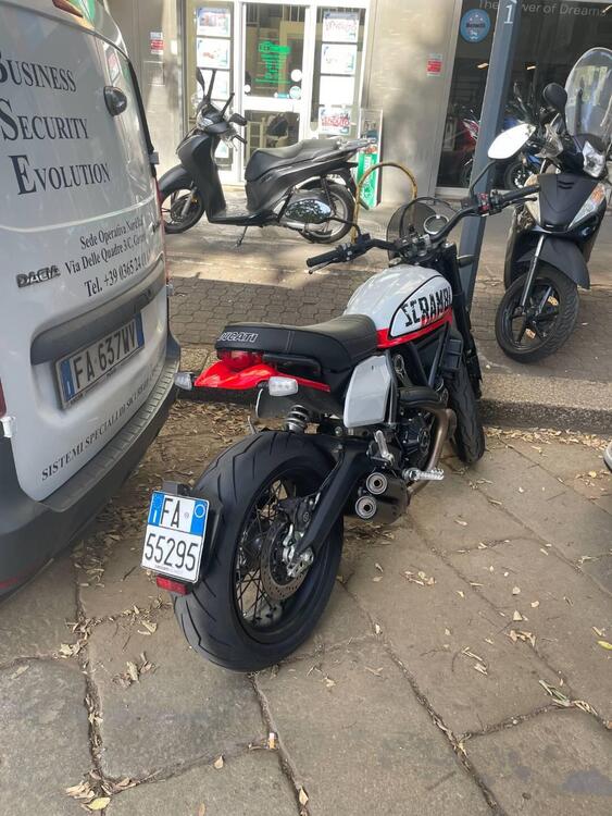 Ducati Scrambler 800 Urban Motard (2022)