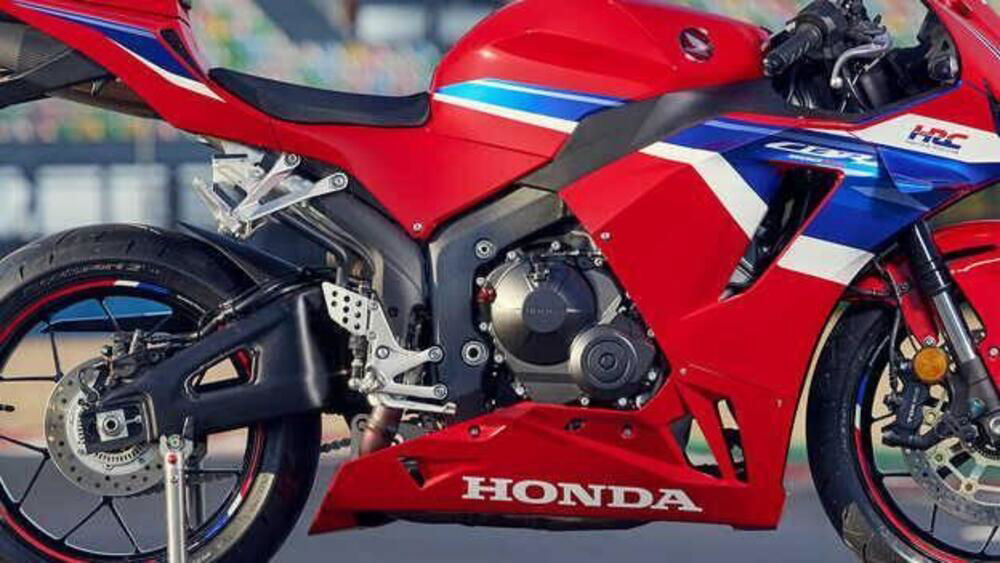 Honda CBR 600 RR (2024) (3)